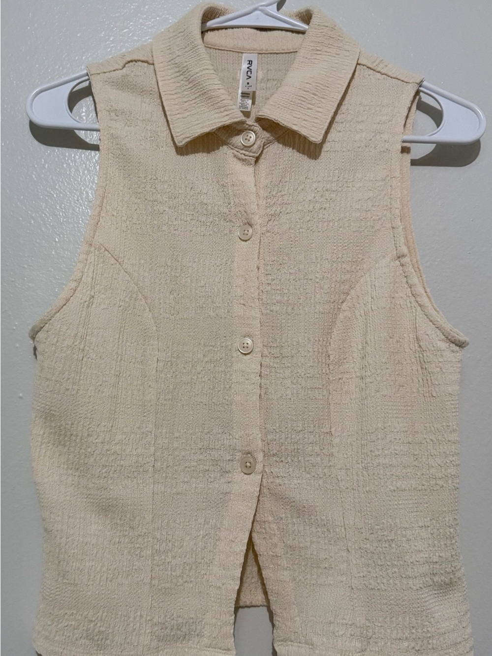 RVCA Cream Sleeveless Button-Down Textured Collared Top